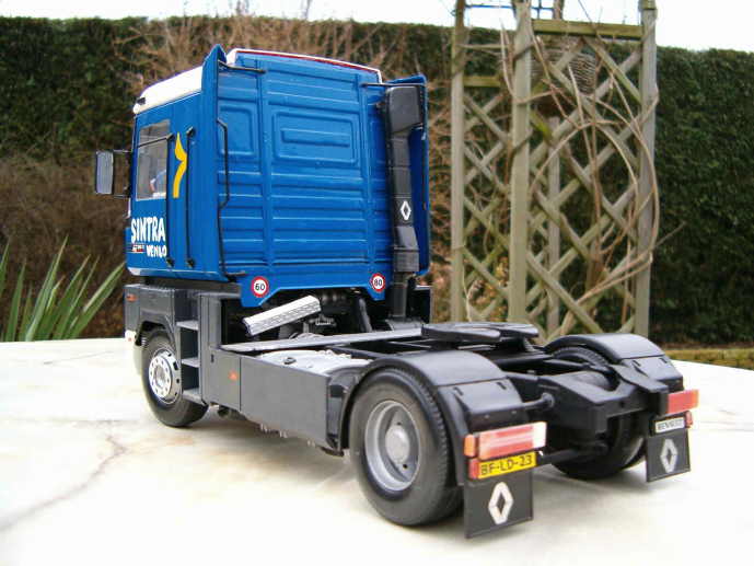 Buigen Waakzaamheid plein 1:24 & 1:25 schaal/scale/Maßtab/échelle Vrachtwagenmodelbouw / Truck model  kits / LKW Modellbau / Modéles reduits camions